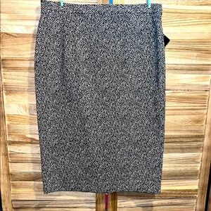 Elegant Black and White Patterned Skirt